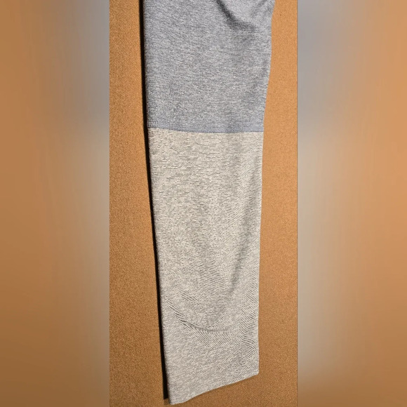 Outdoor Voices dipped color 7/8th leggings - Picture 5 of 5